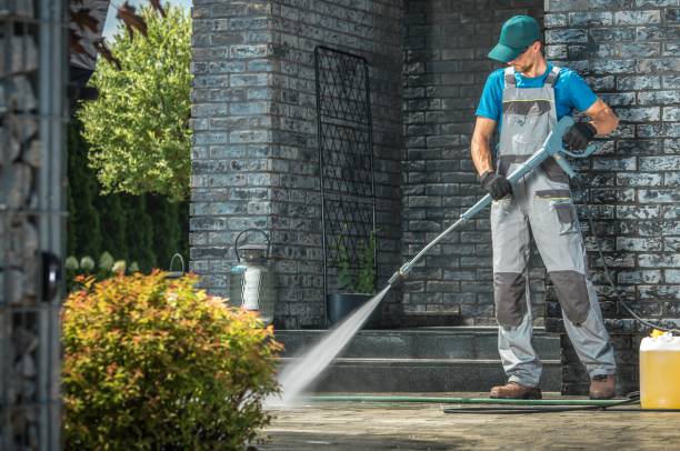 Best Pool Deck Cleaning  in Clinton, IL